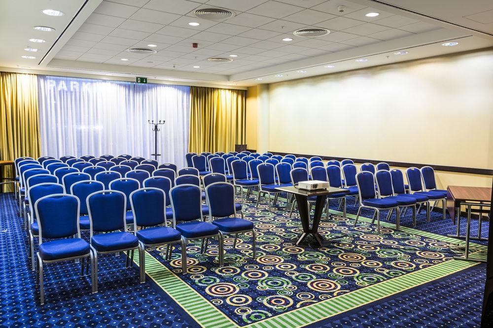 Courtyard By Marriott 4* Prag