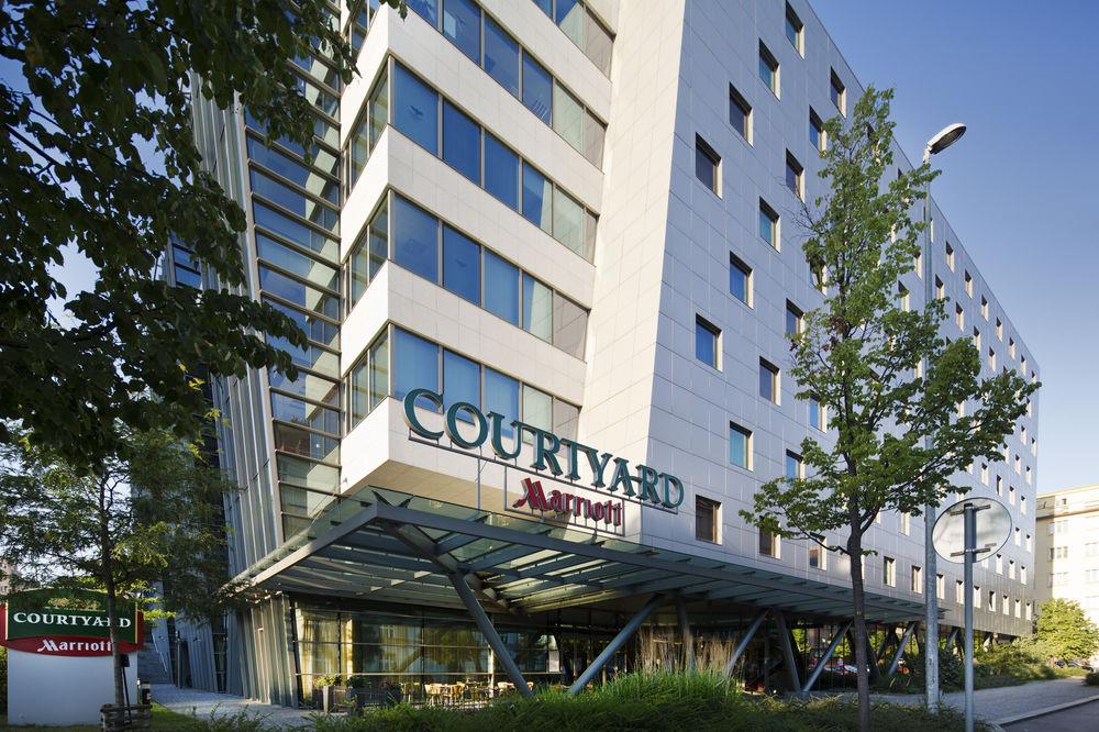 Courtyard By Marriott 4* Prag